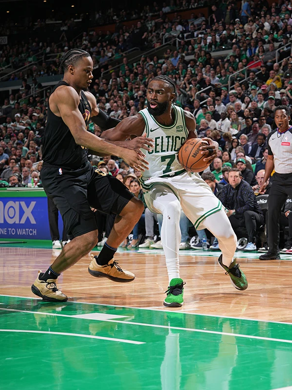 关于波士顿凯尔特人迎欧超杯关键赛；转会期单刀错失；媒体盛赞；年轻球员得到机会的信息